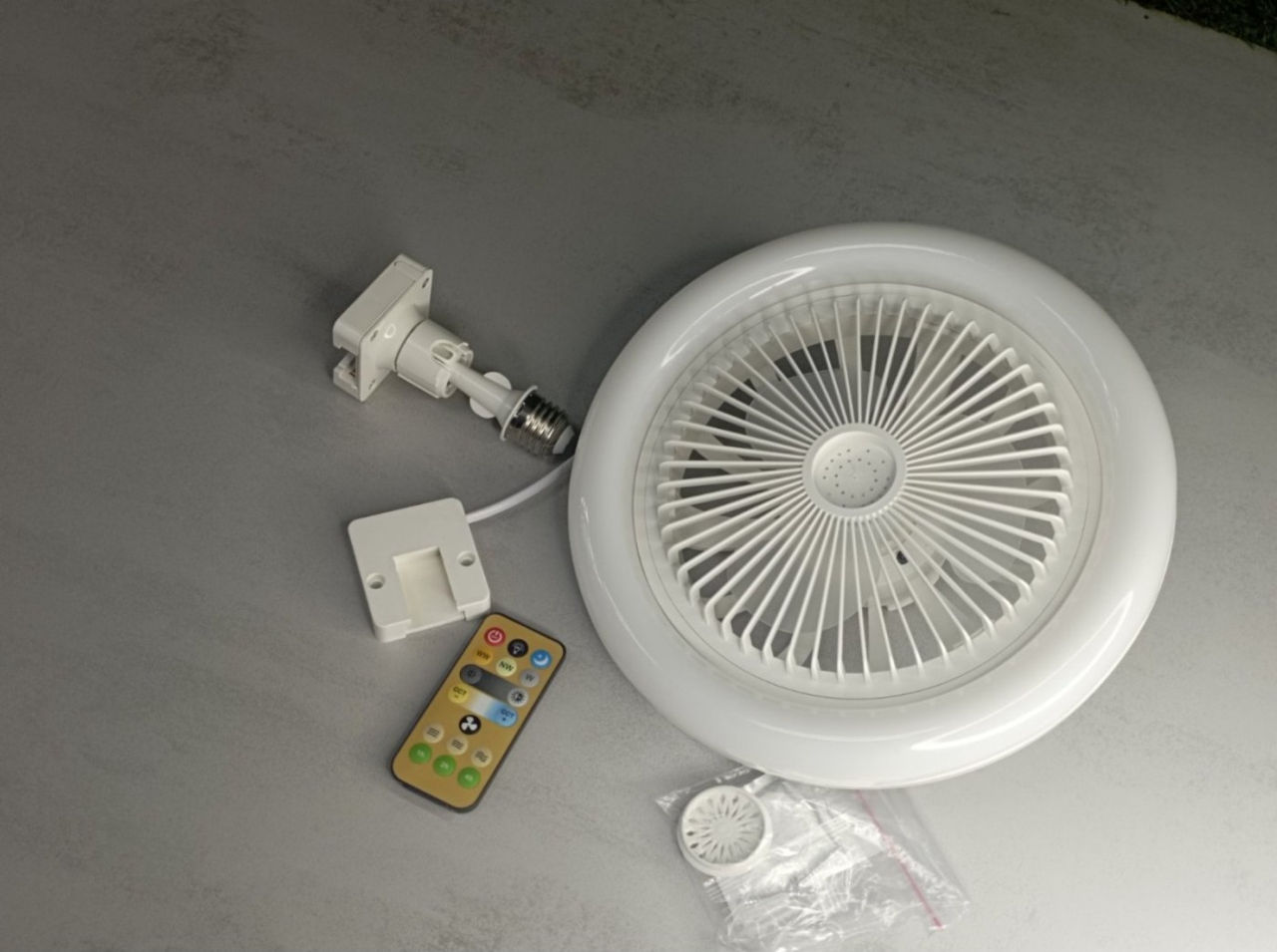 Lustra ventilator pentru tavan diametru 25 cm foto 1