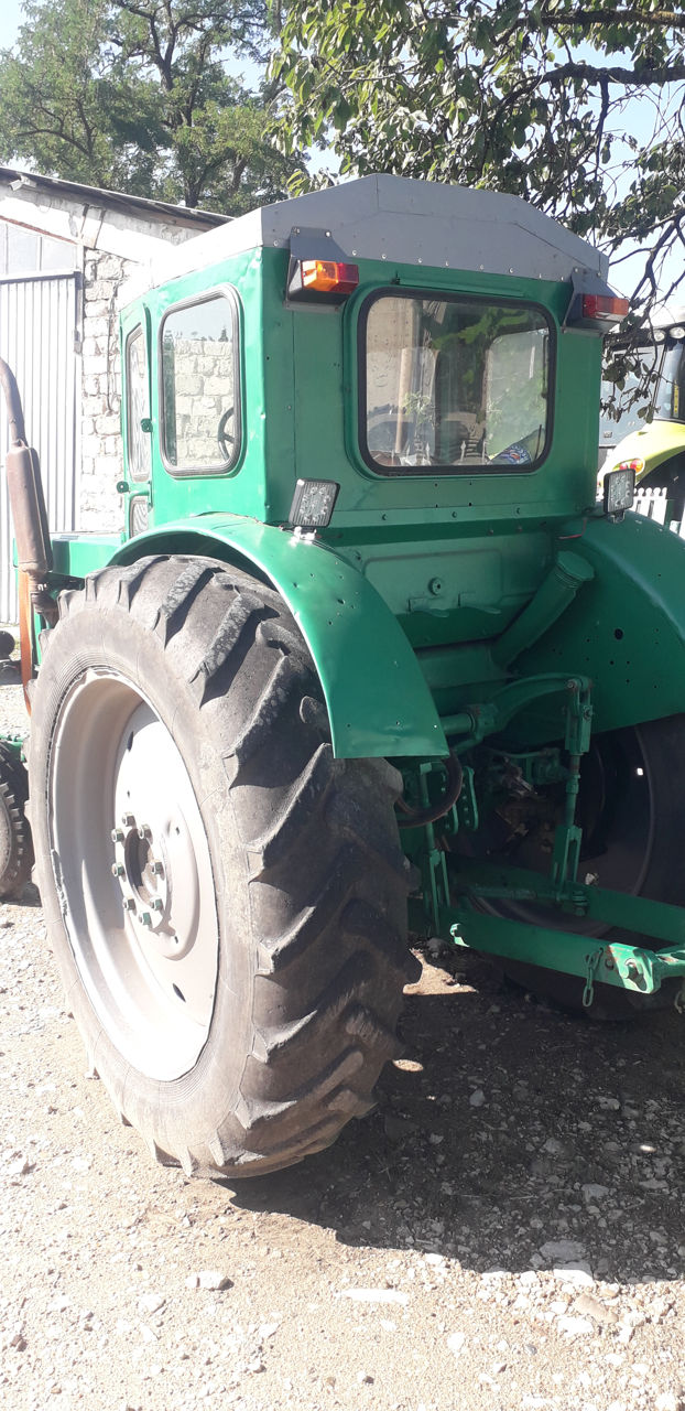 Tractor T40