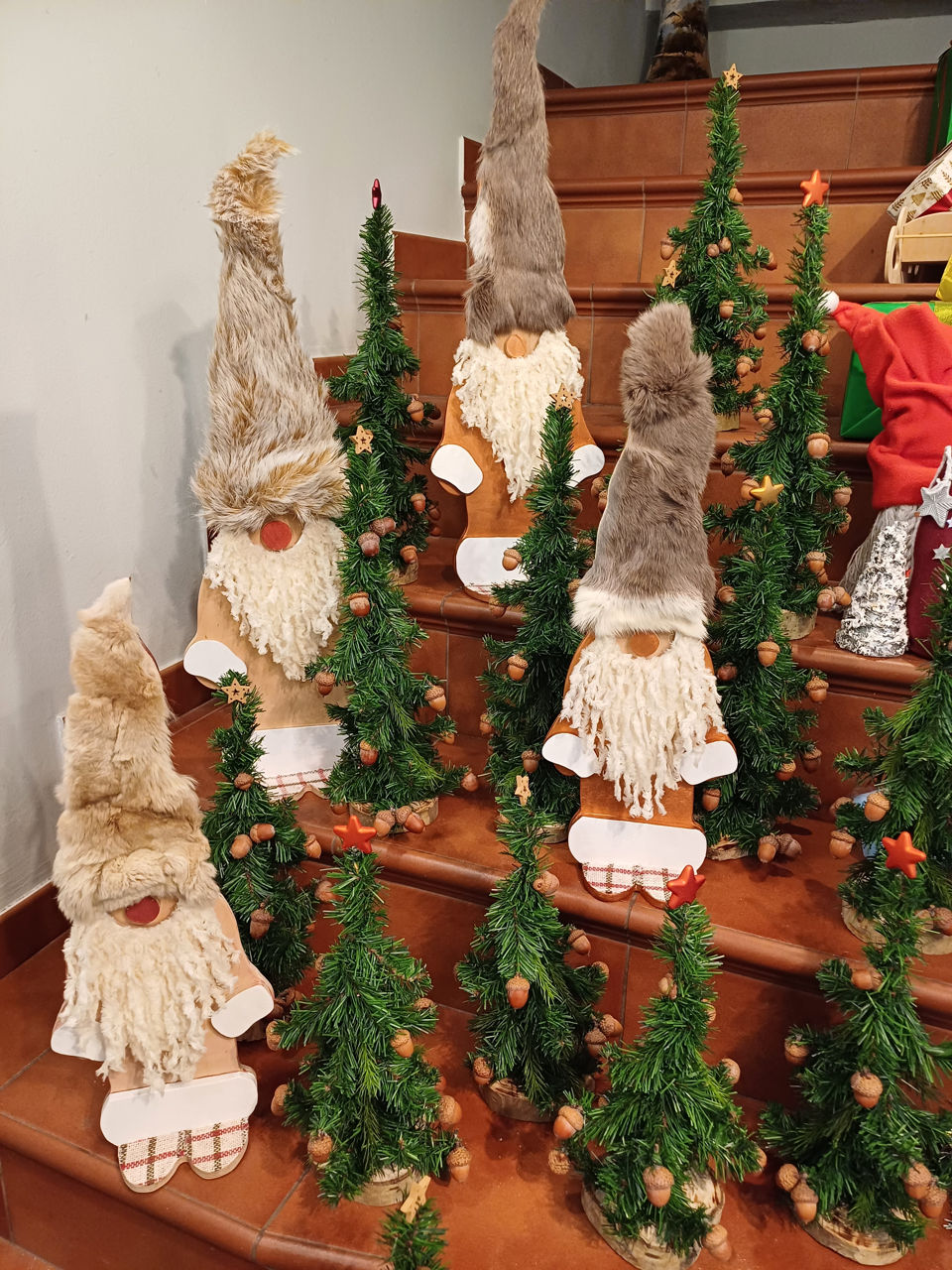 Decoratiuni de iarna,  confectionate manual, compozitii vii pentru masa de revelion. foto 3