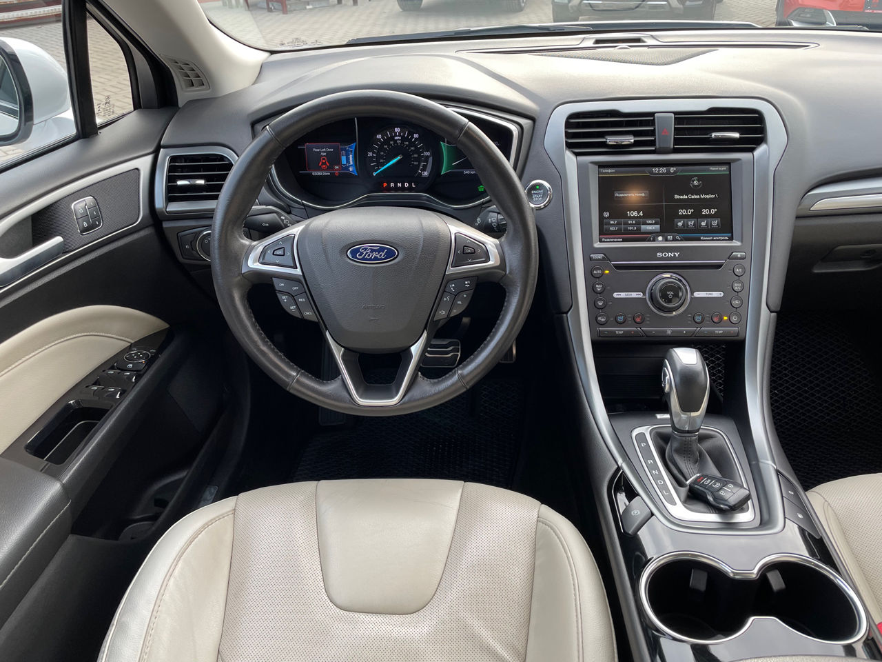 Ford Fusion foto 8