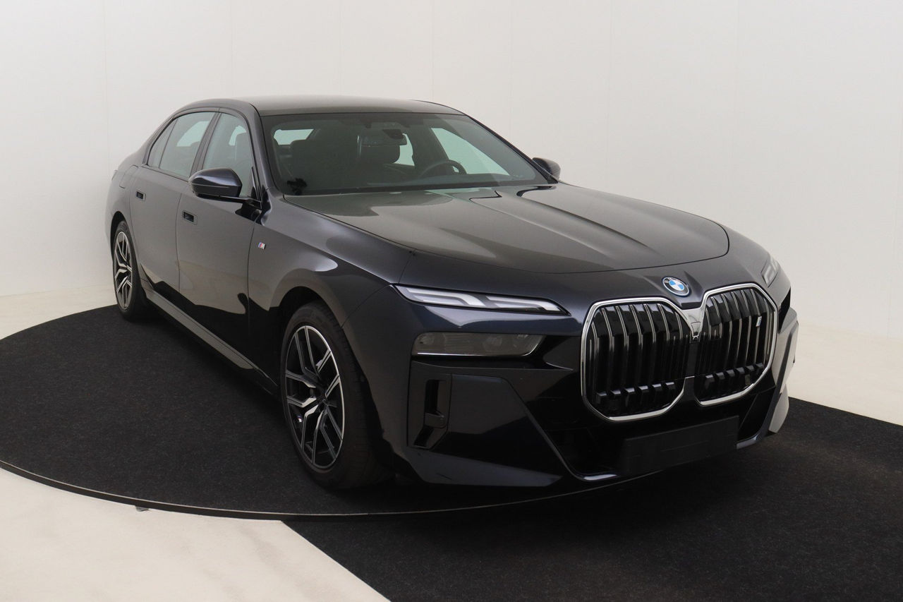 BMW i7 foto 0