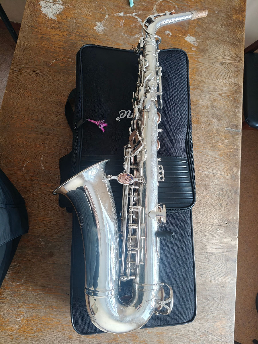 Vând saxofon B&S foto 6