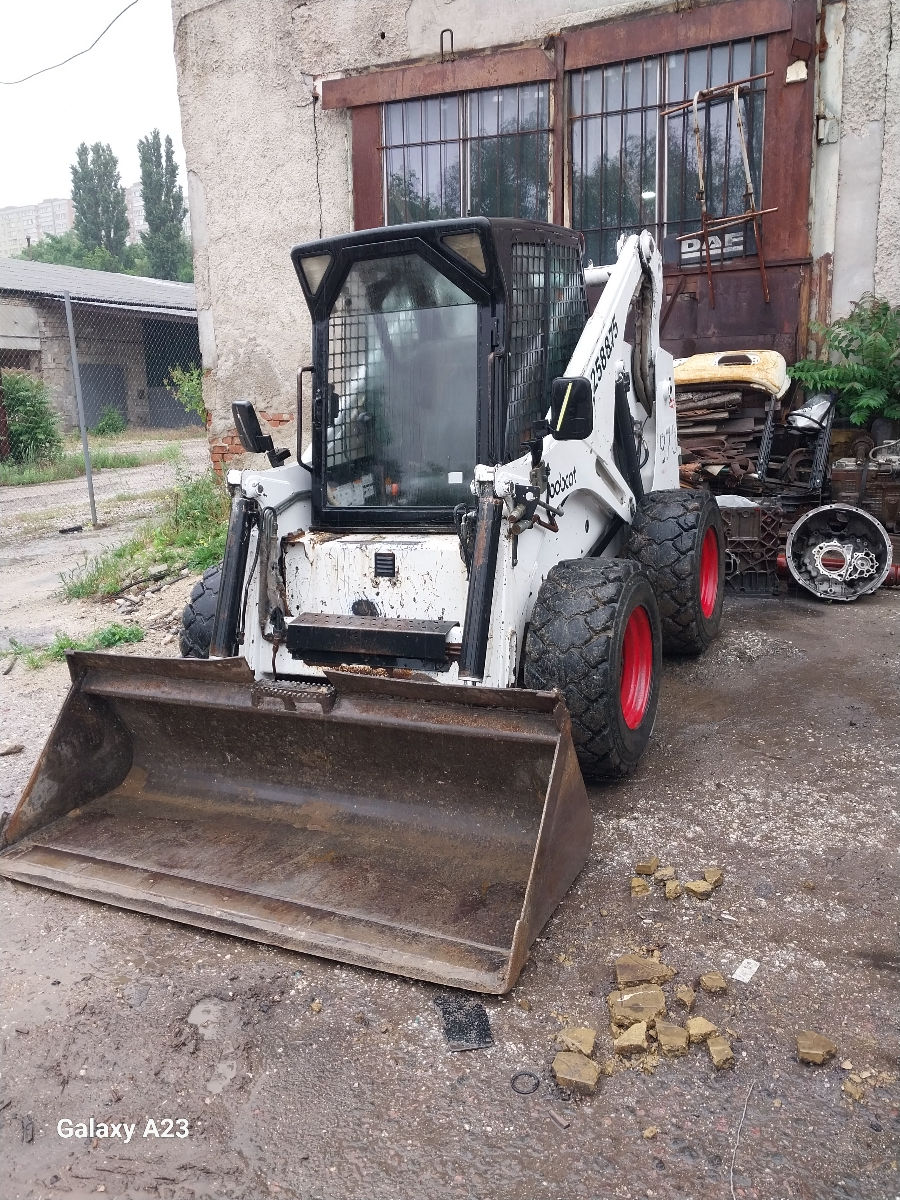 Bobcat 783 H de vinzare un set de  roti noi foto 7
