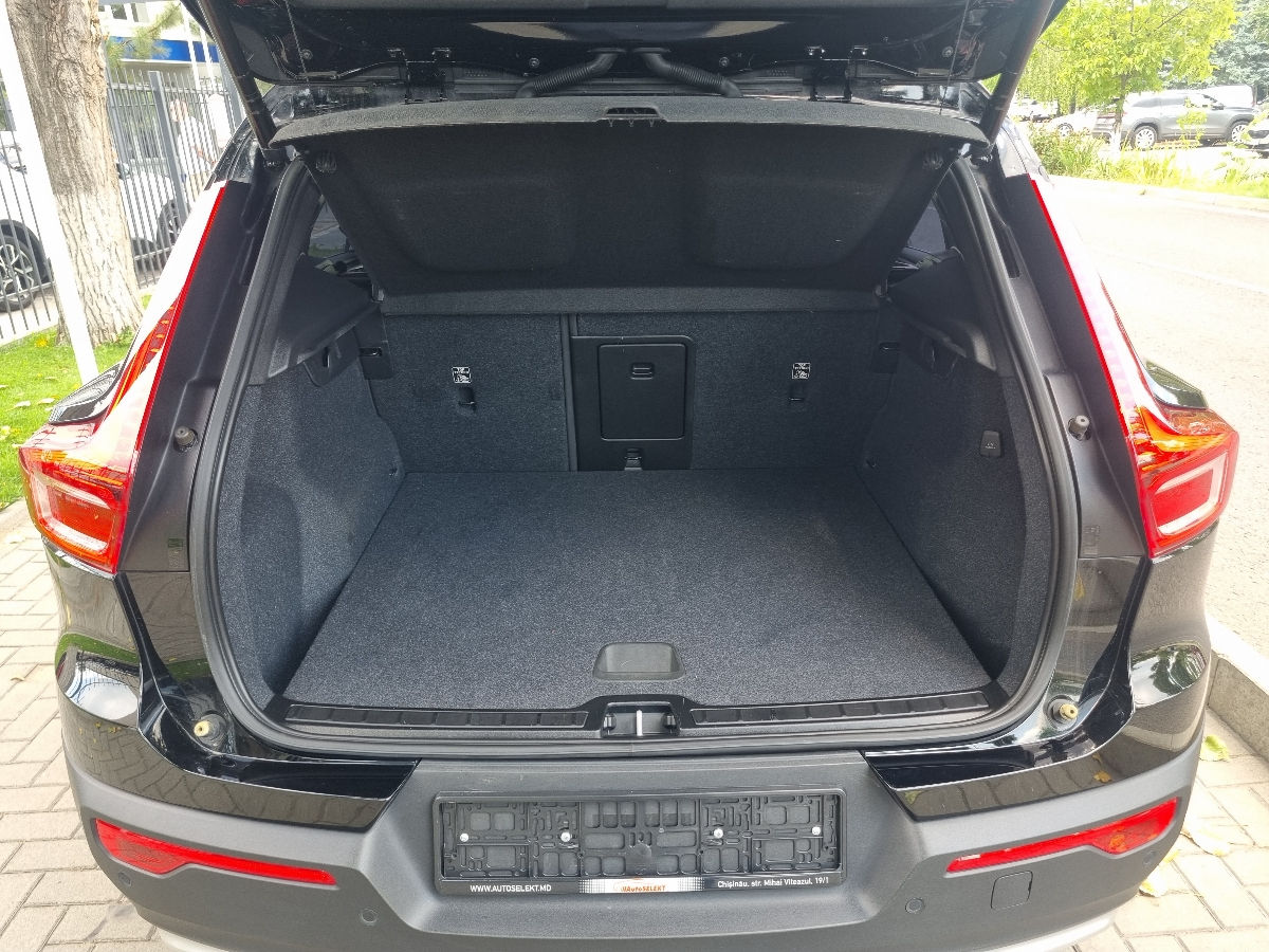 Volvo XC40 2023 photo 17