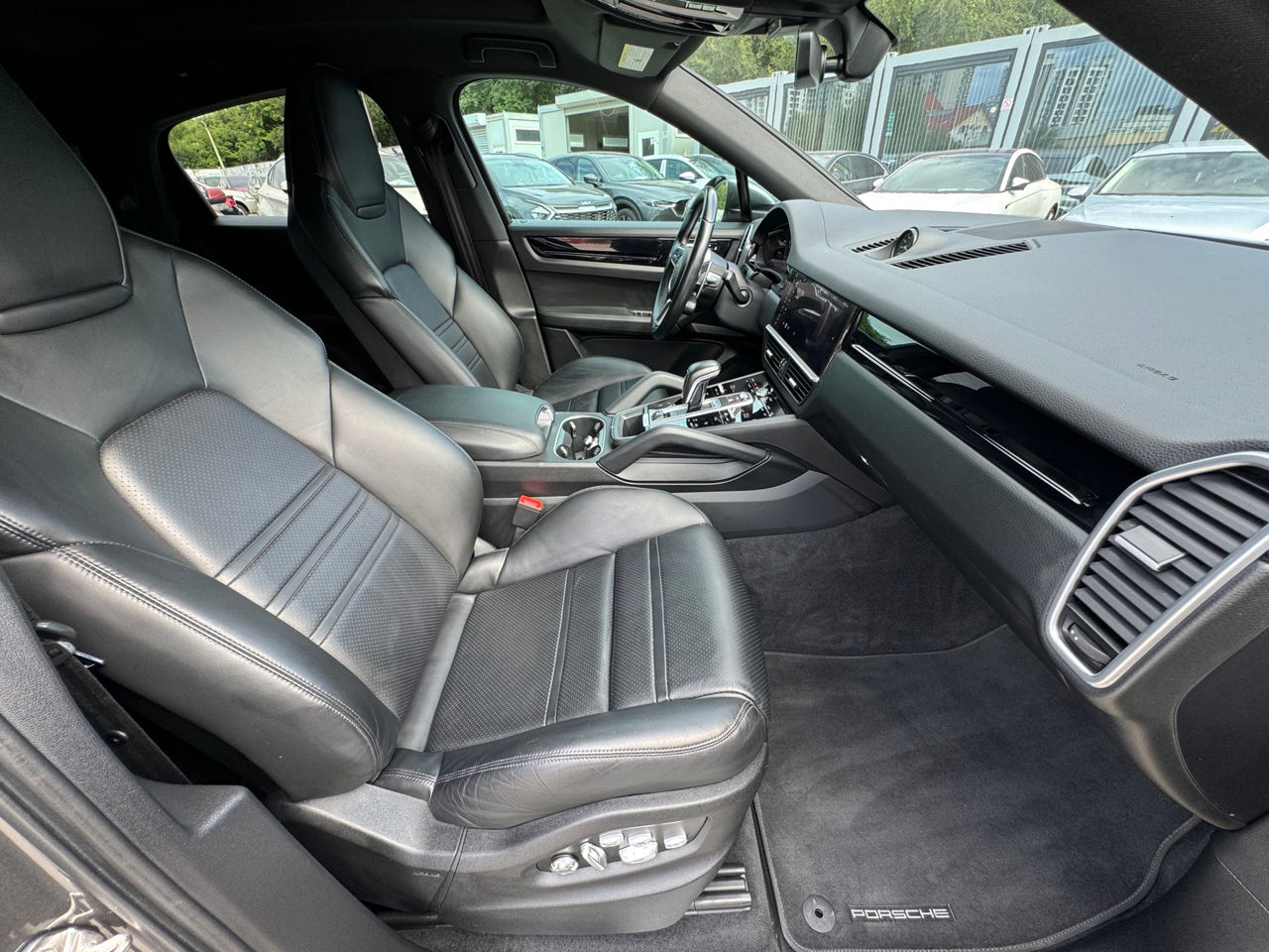 Porsche Cayenne Coupe foto 15