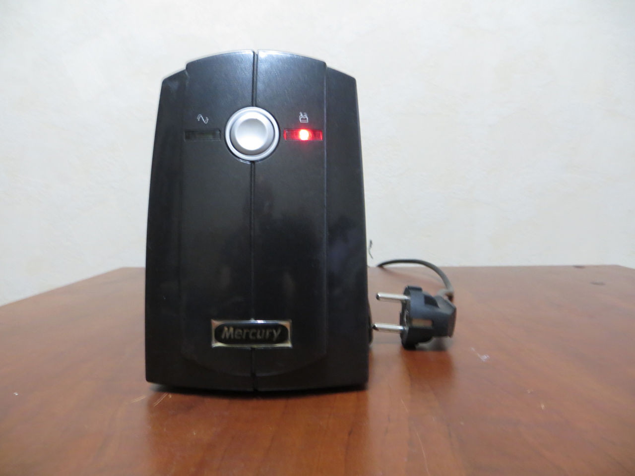 продам ИБП Mercury Classic 600 (ступенчатая аппроксимация синусоиды)