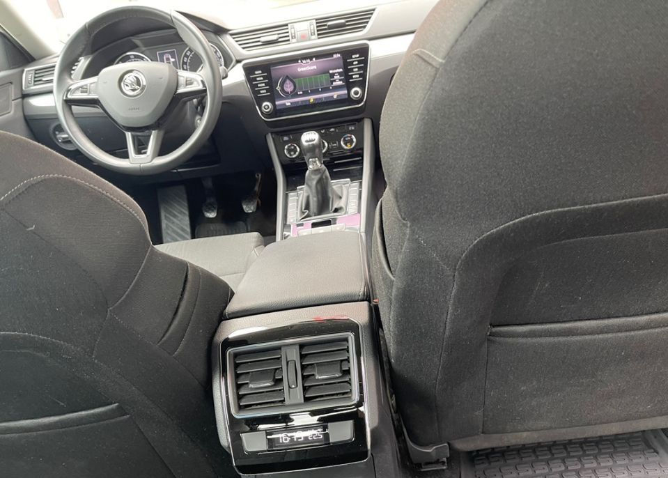 Skoda Superb фото 5