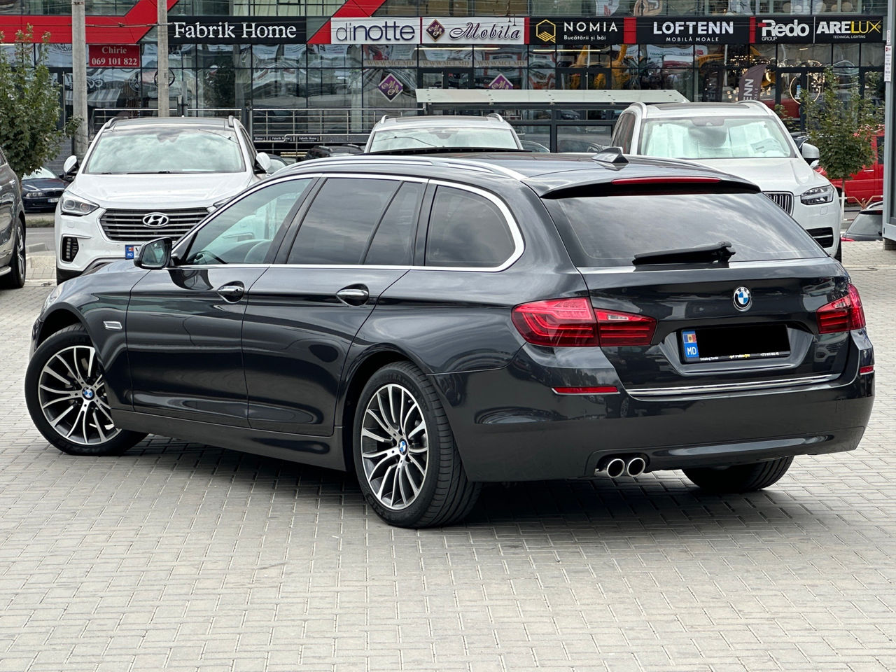 BMW 5 Series foto 2