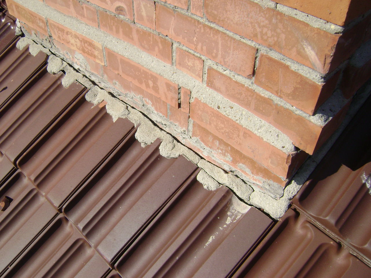 Ремонт крыши и устранение протечек дымоходов ,утепление крыш