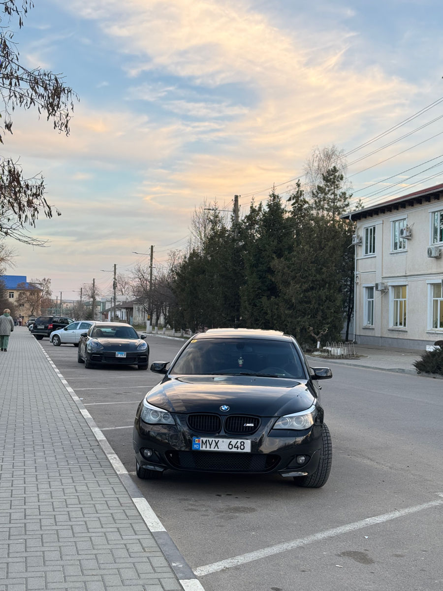 BMW 5 Series foto 1