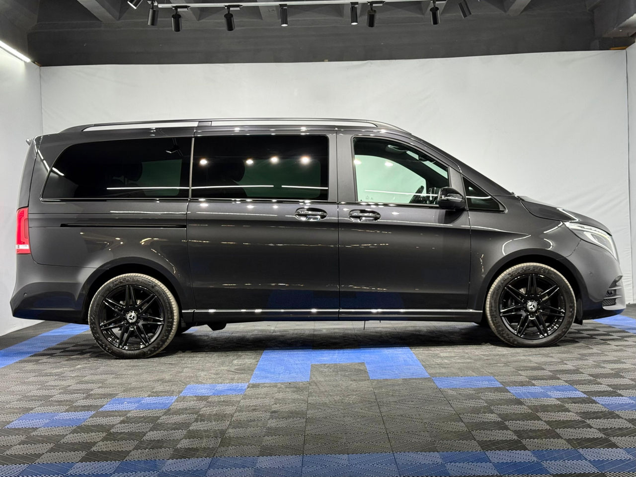 Mercedes V-Class фото 1