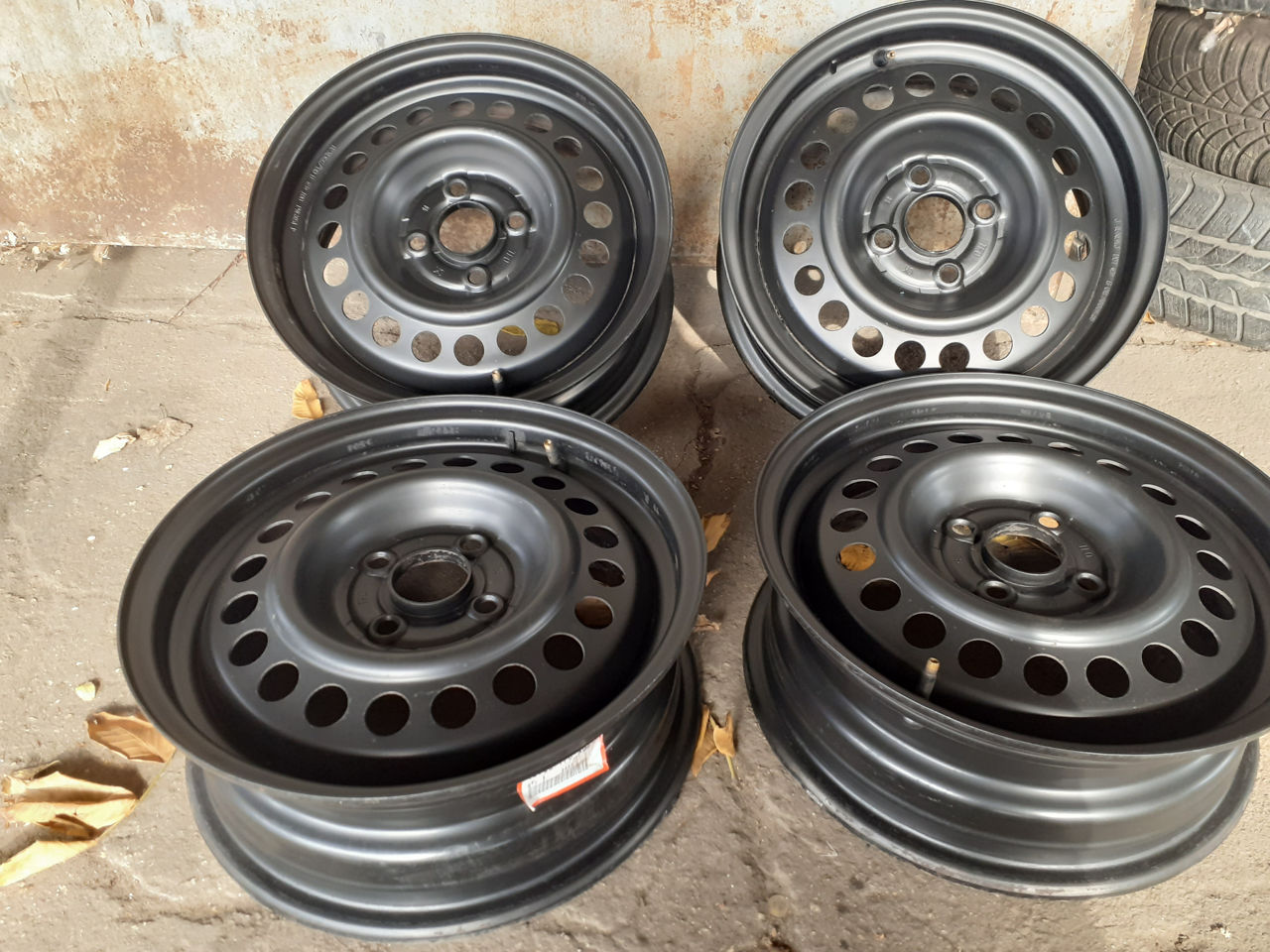 Диски Honda Insight-Jazz-Toyota Corolla-Yaris R-15 (4х100)