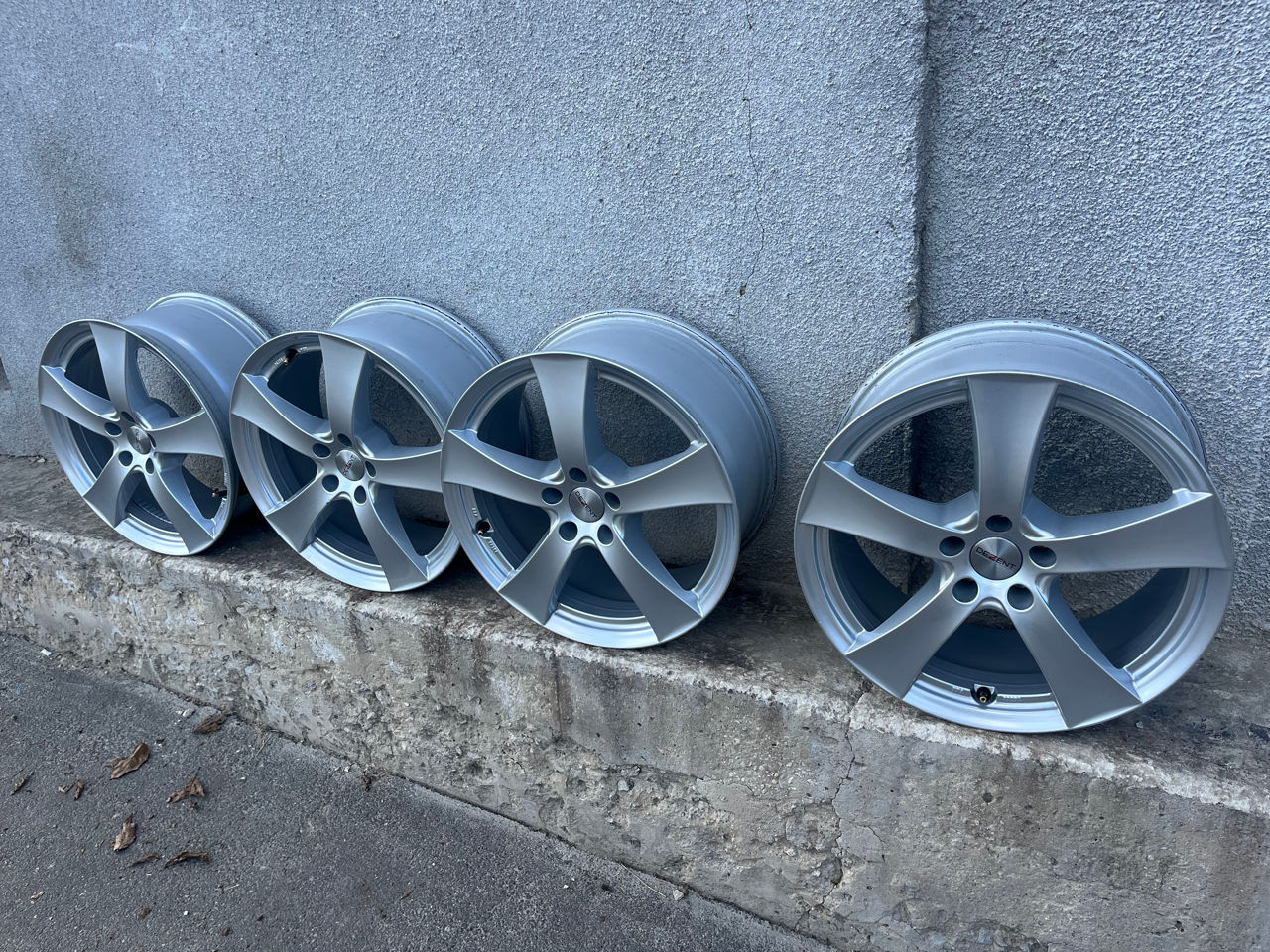 Set Jante R18 5/108 foto 0