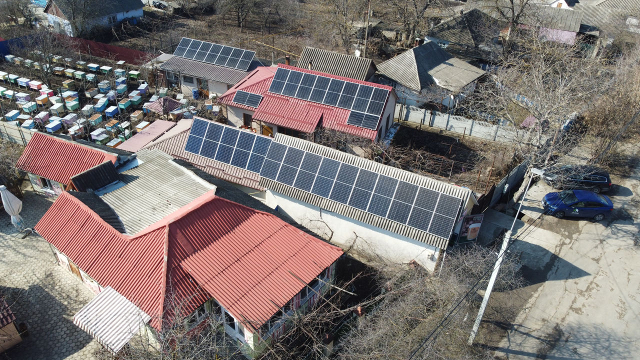 Panouri solare, invertoare, sisteme de prindere (in stoc in Moldova) foto 1