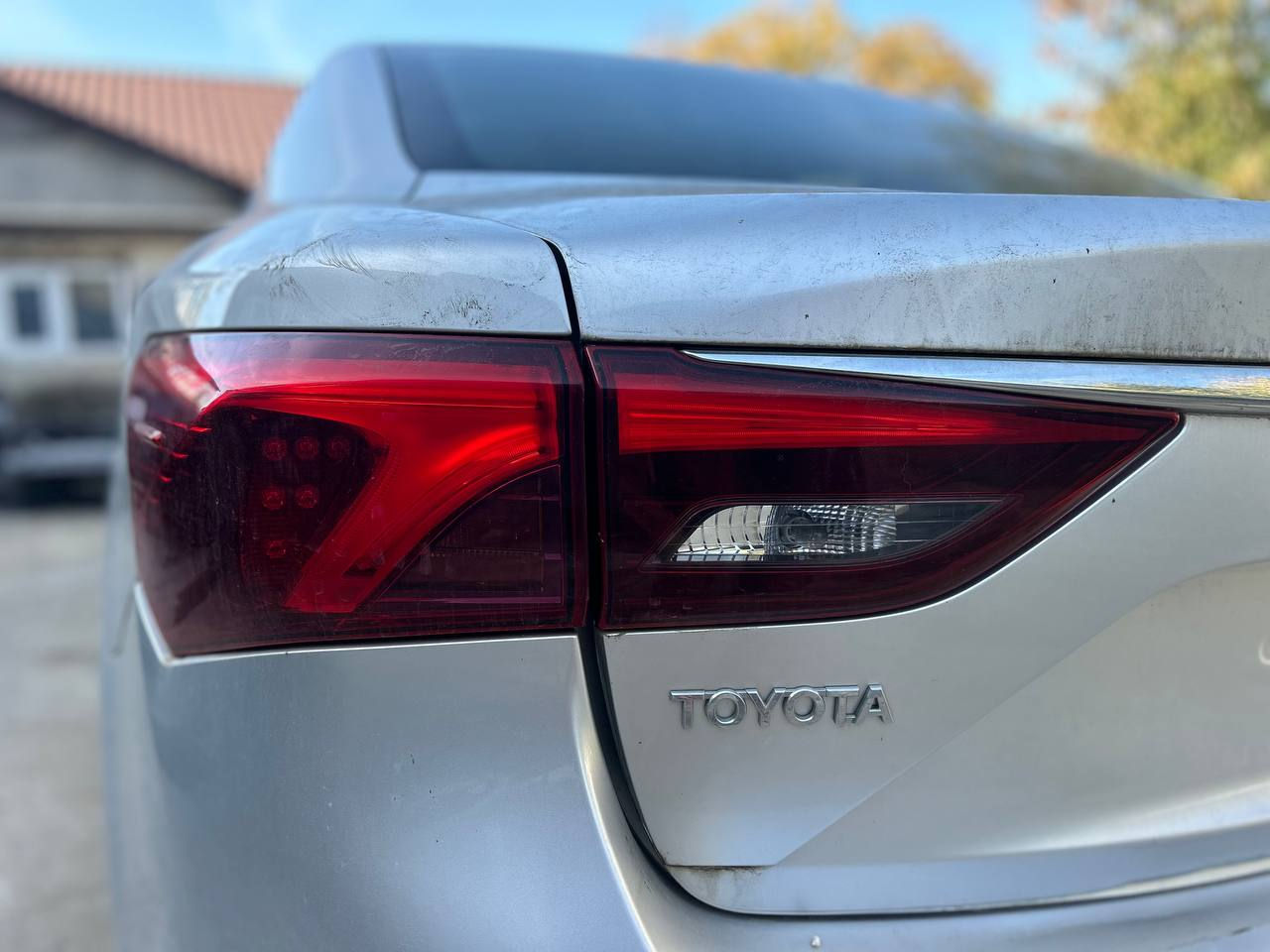 Toyota Avensis foto 0