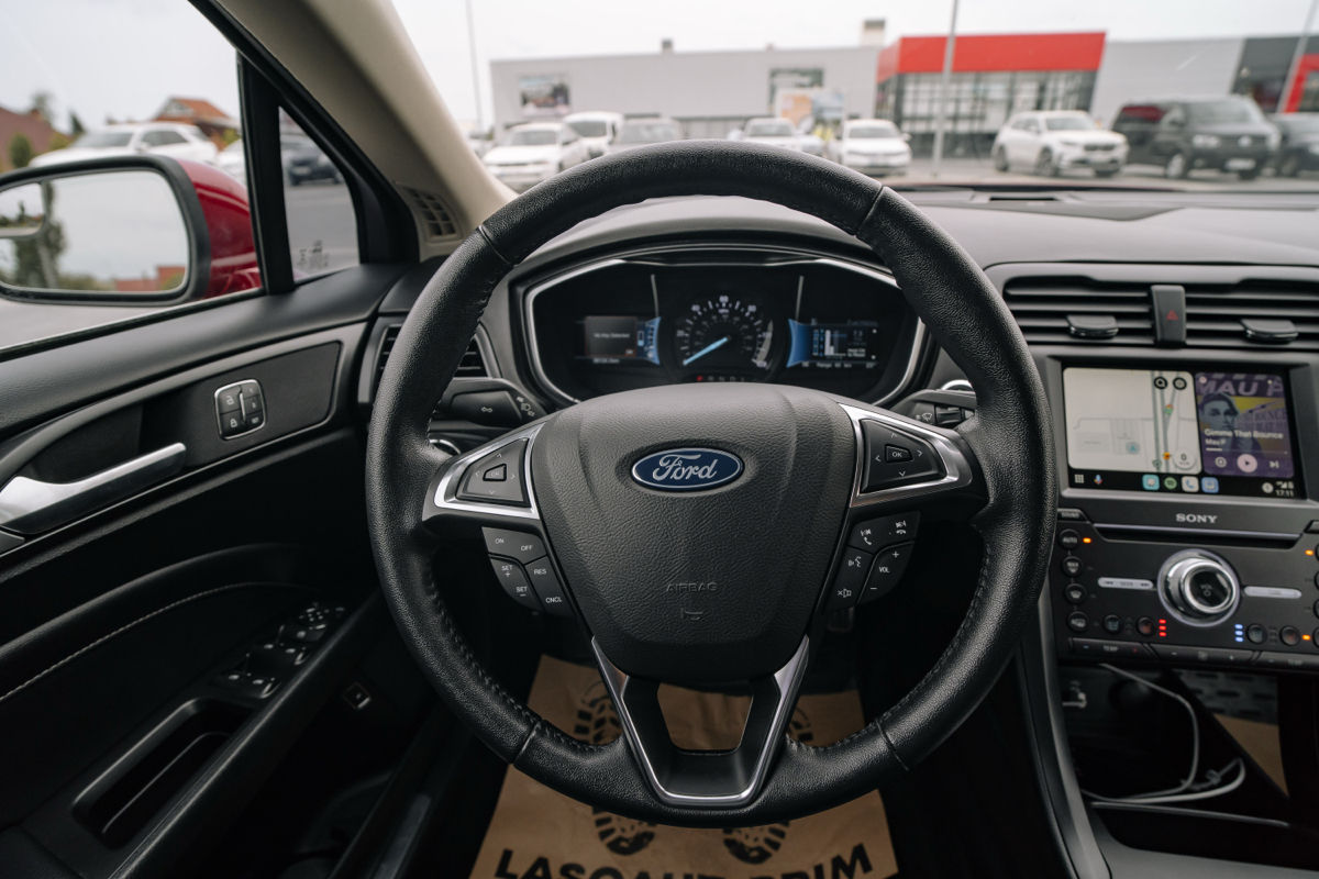 Ford Fusion 2018 г. с пробегом 69000 км, Плагин-гибрид (бензин), 12500