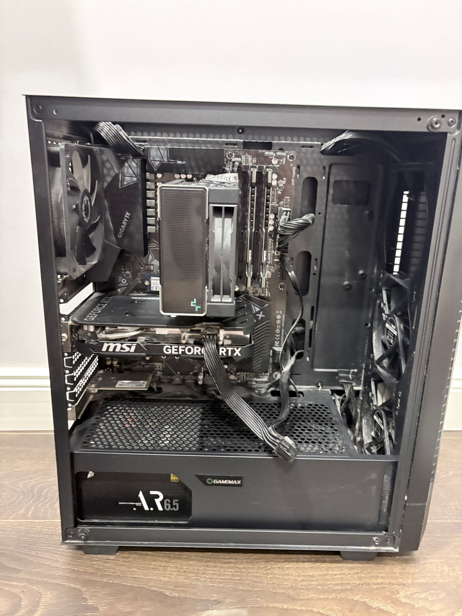Gaming PC . Ryzen 7 5700X3D + RTX 4060