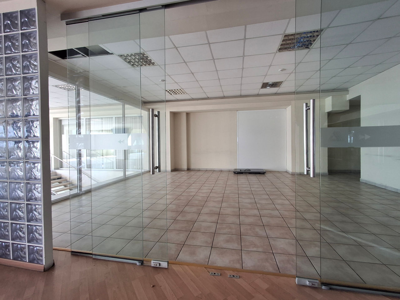 Spațiu Comercial / Reprezentanta de Închiriat. 600 mp – str. Calea Iesilor 10 фото 6