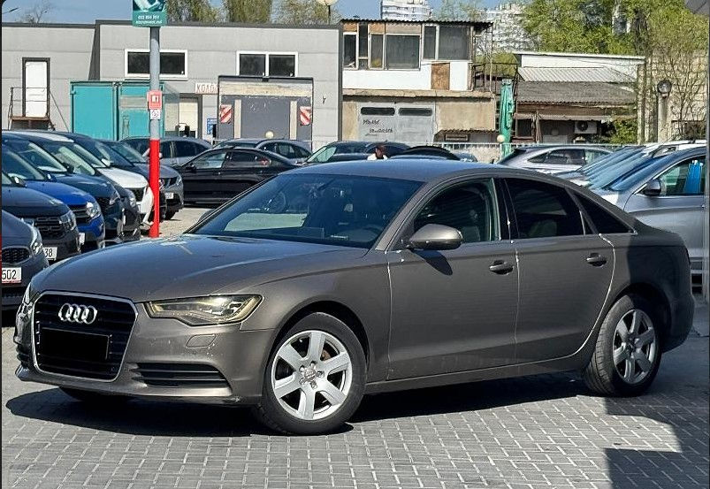 Audi A6 фото 2