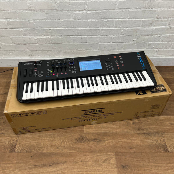 Akai Advance 49 (made in Taiwan). Yamaha MoDX 6+ (Montage) foto 7
