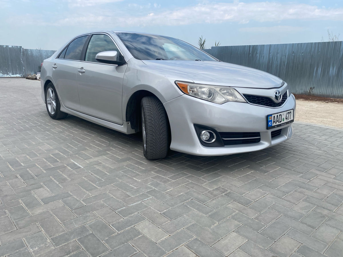 Toyota Camry foto 0