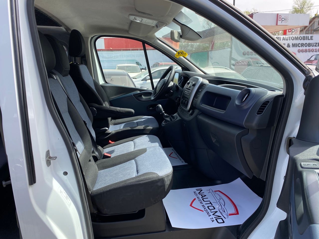 Opel Vivaro 6 locuri foto 6