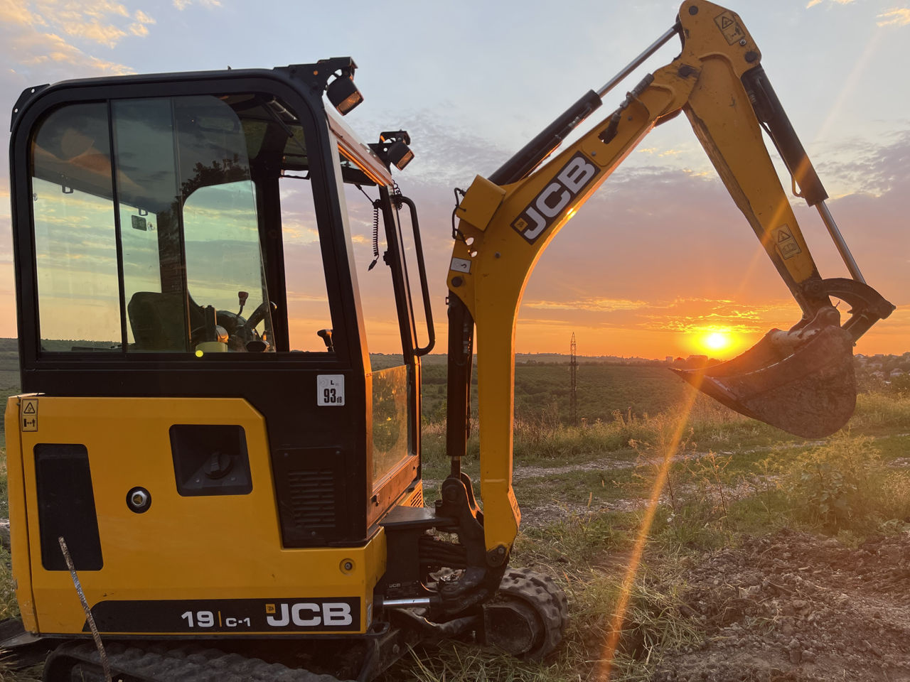 Arenda miniexcavator - услуги мини-экскаватора