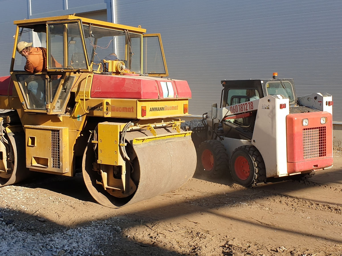 Lucrari / Servicii  cu Catocul de  10t, Bobcat foto 1