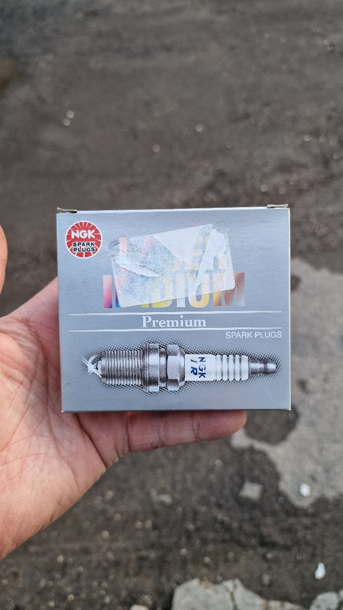 Свеча зажигания NGK 7795 KR9CI (аналог BMW 12127728635) устанавливается ...