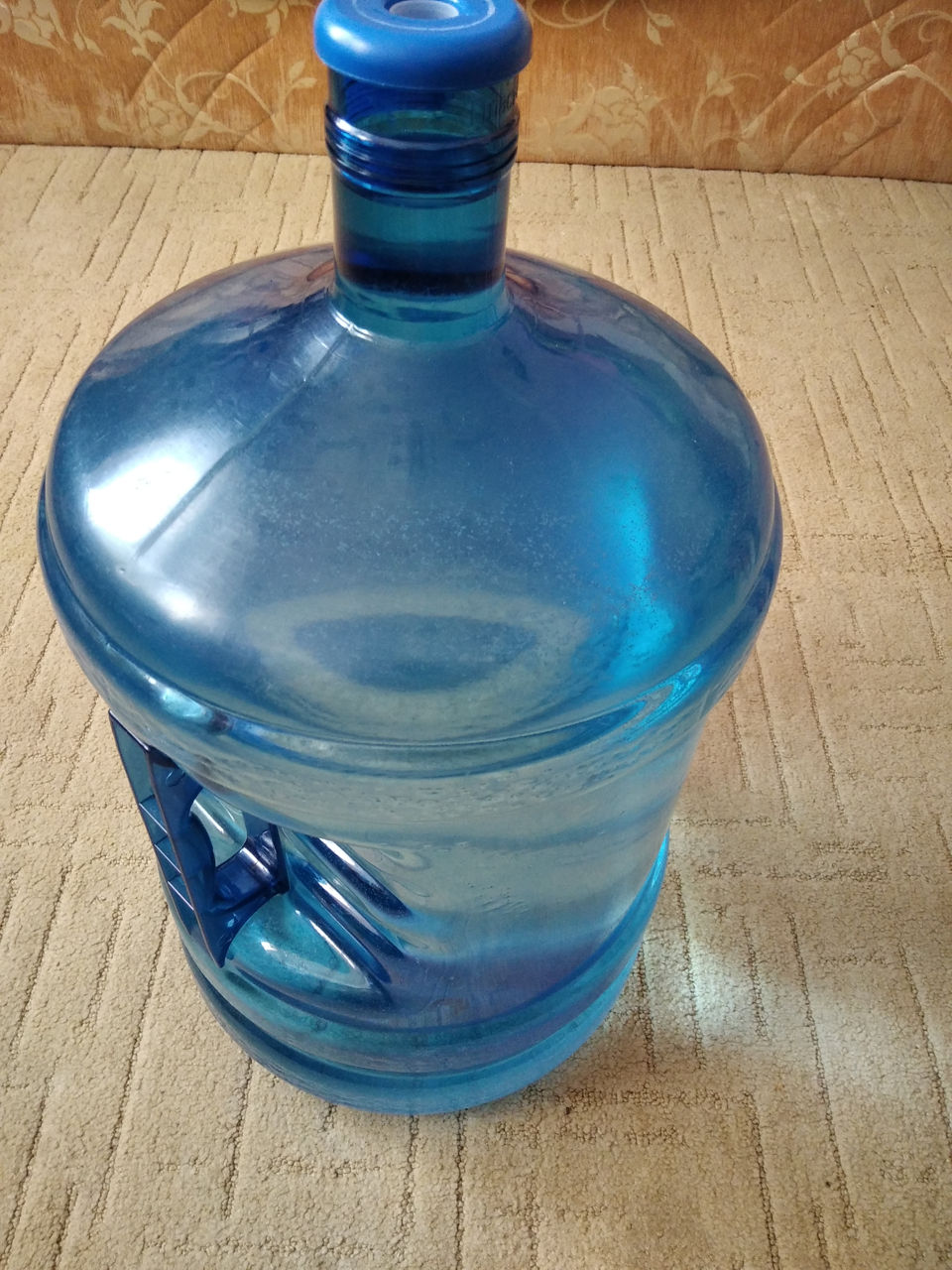Бутыль 19 литров новый