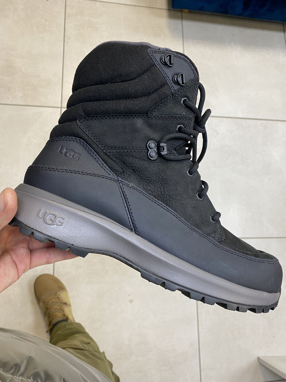 Ботинки UGG Men's Emmett Boot High Black Leather Waterproof 44EU (29cm)