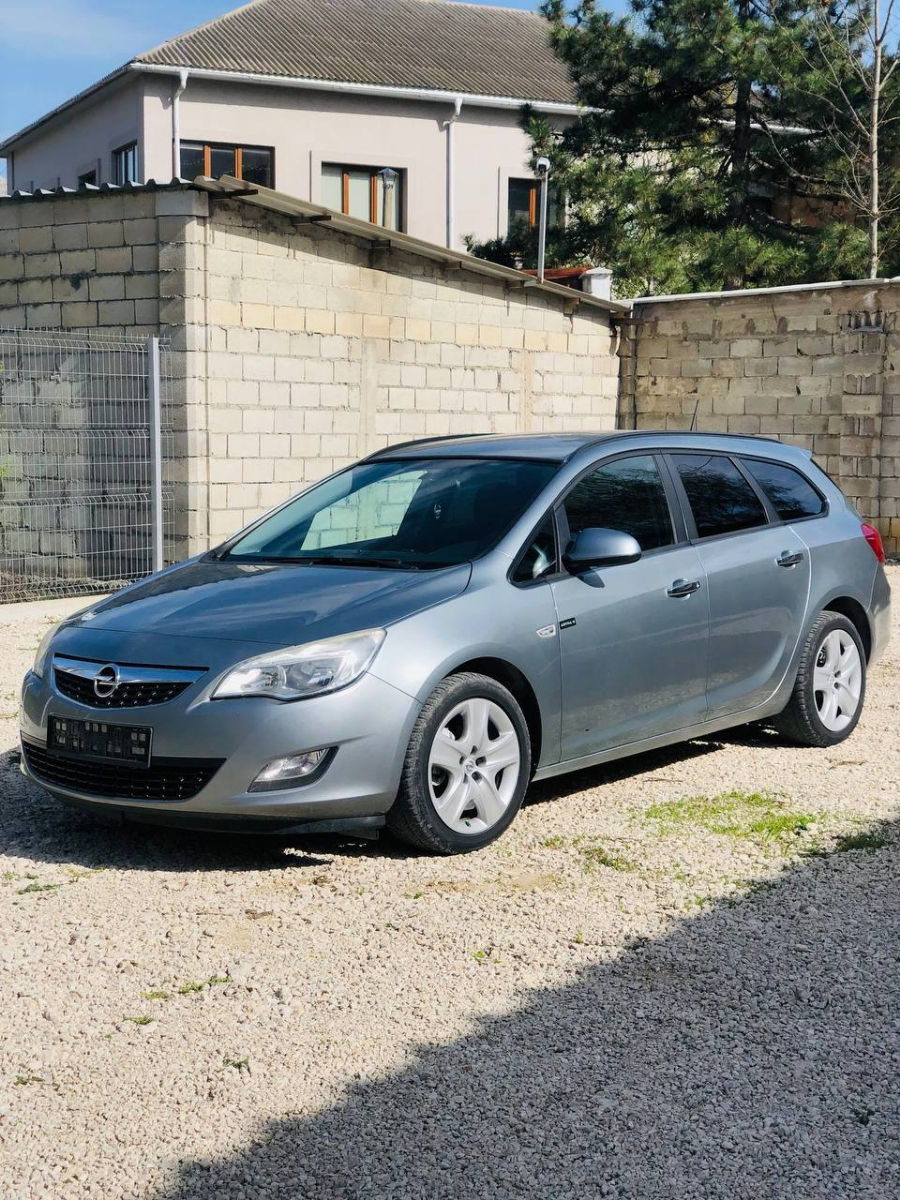 Opel Astra foto 1