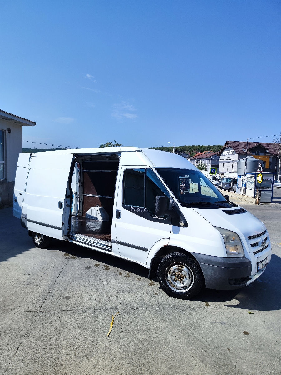 Ford TRANSIT TOURNEO foto 4