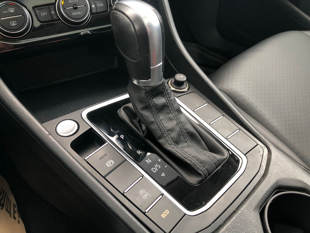 Volkswagen Jetta foto 12