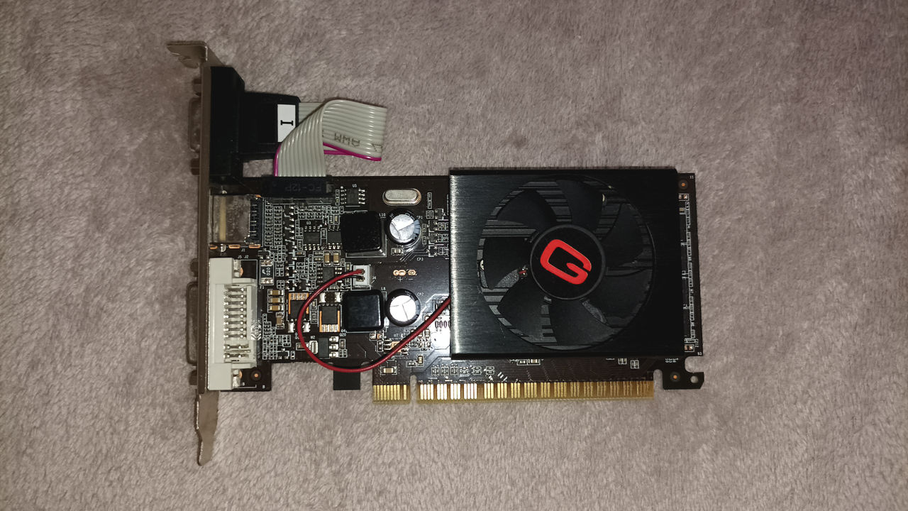 NVIDIA GeForce GT 210 1GB (DDR3)