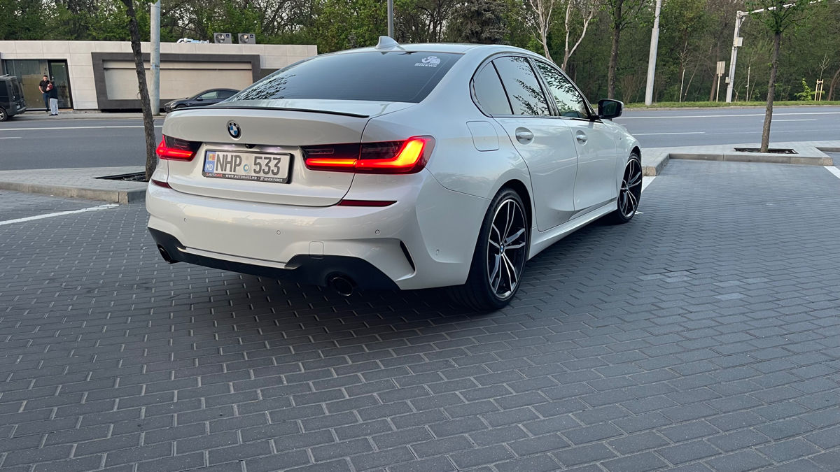 BMW 3 Series фото 4