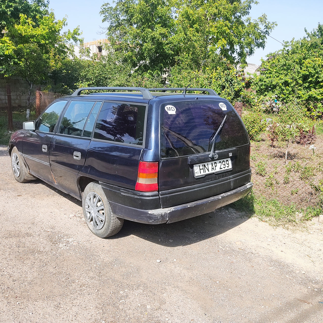 Opel astra pe bucati inca e intreaga cui cei trebuie foto 2