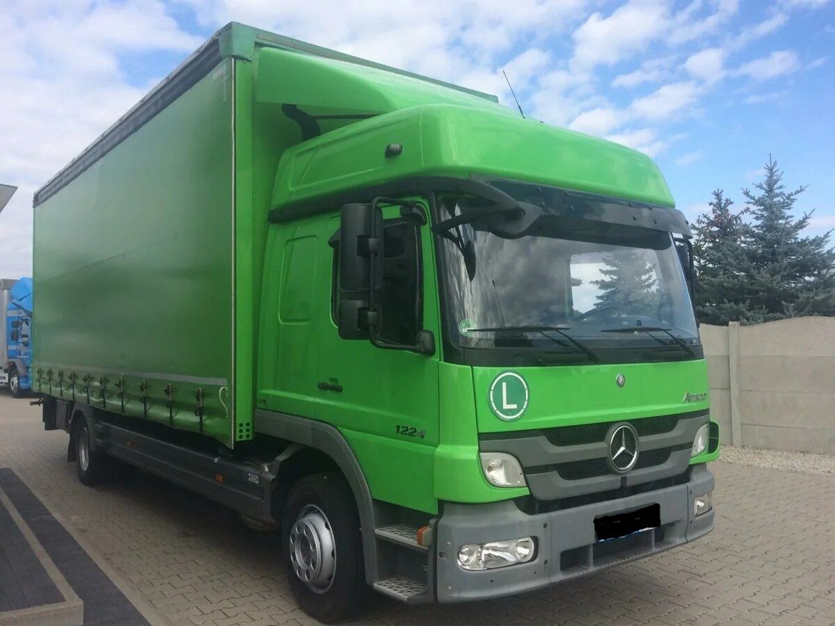 Mercedes Atego 1995 зеленый