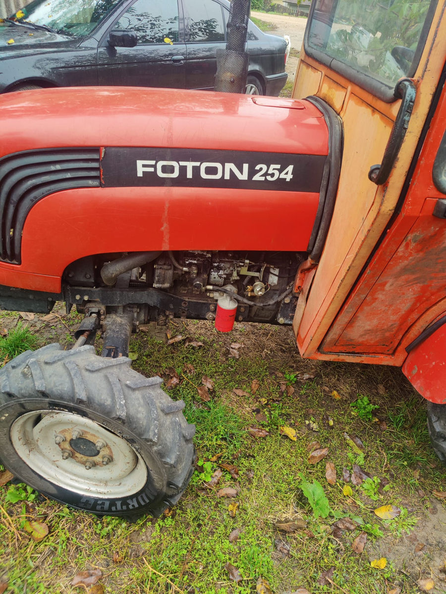 Vând tractor Foton 254 cu toate agregatele lui foto 2