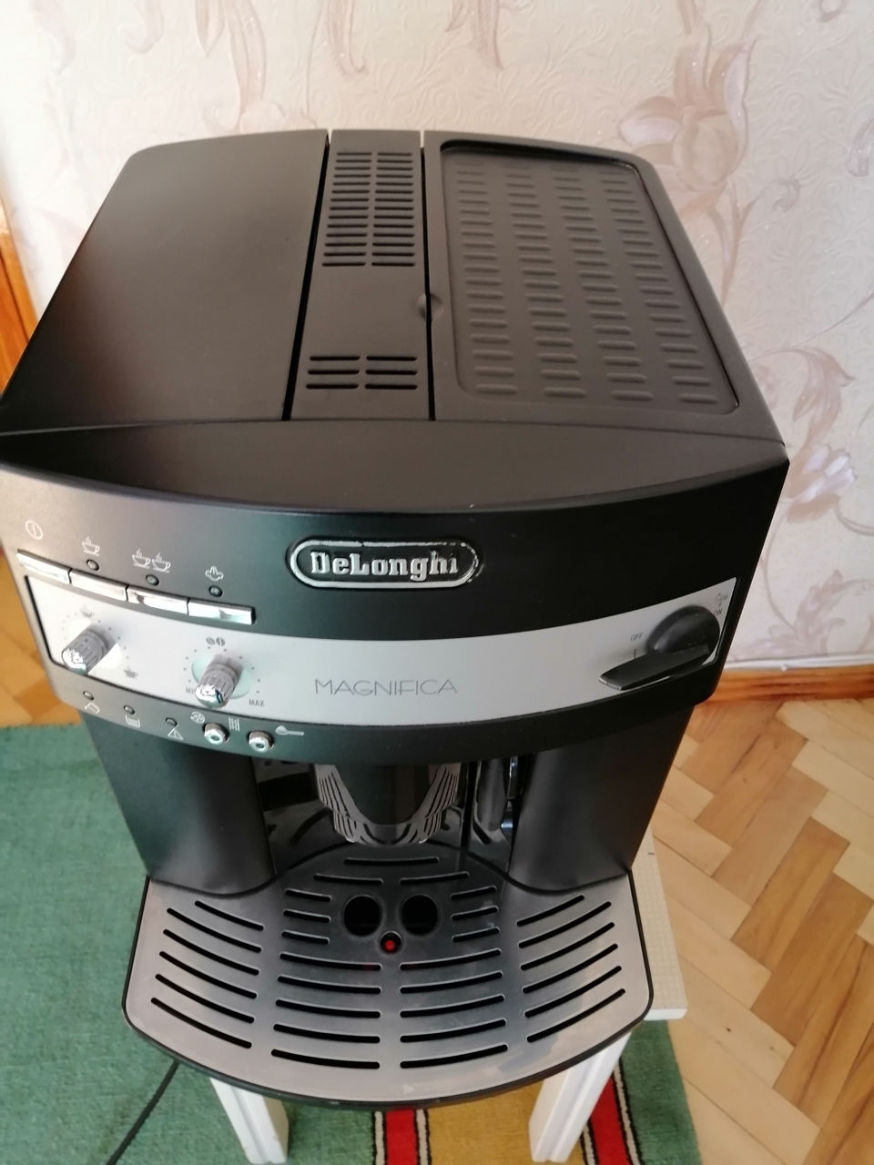 Кофемашина  Delonghi Magnifica foto 3