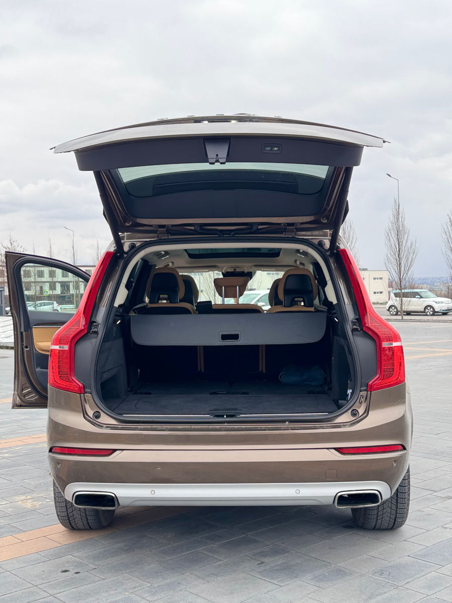 Volvo XC90 foto 9