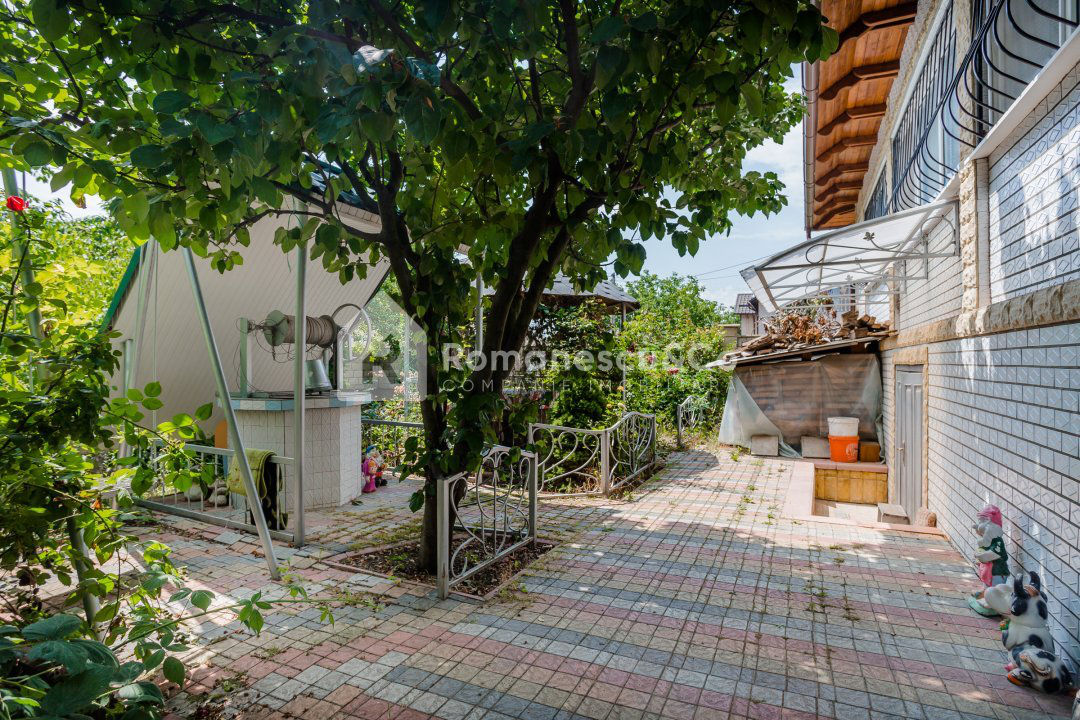 Casa 170mp+6 ari, Ialoveni, lîngă centrul orașului! foto 2