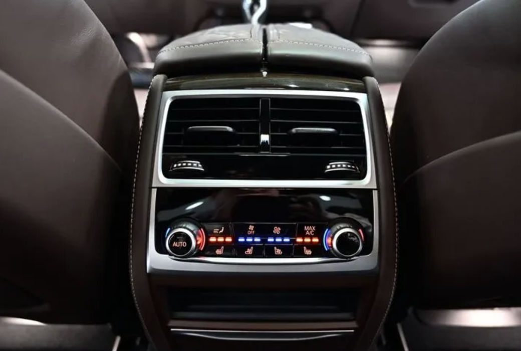 BMW 7 Series foto 13