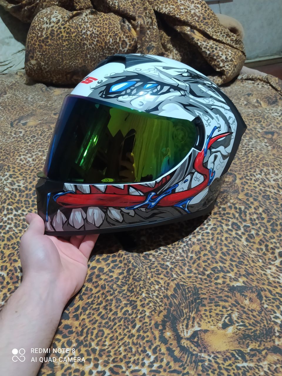 LVS Helmets шлем