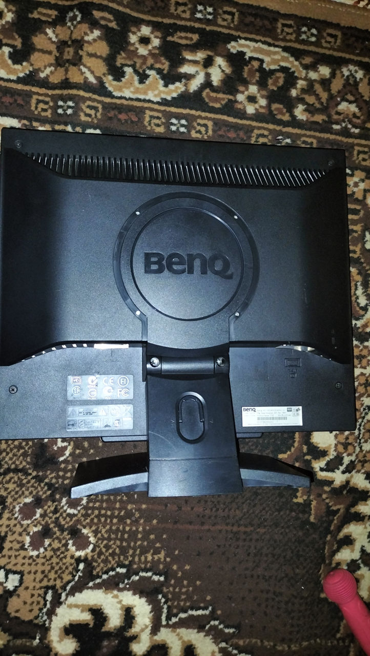 Монитор benq t705 выключается