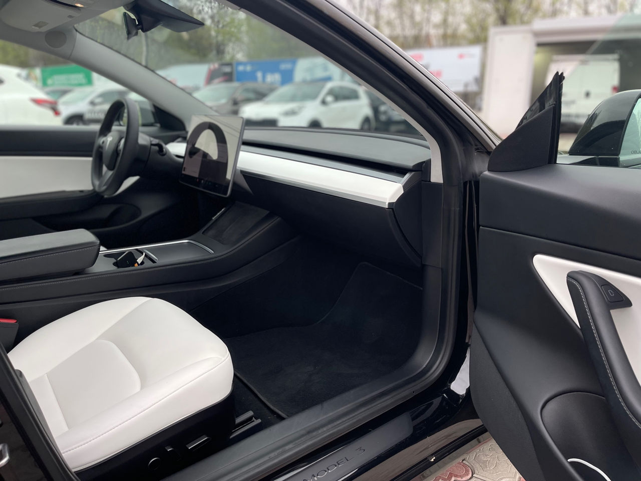 Tesla Model 3 foto 11