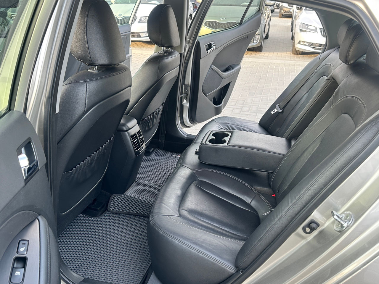 KIA Optima foto 14
