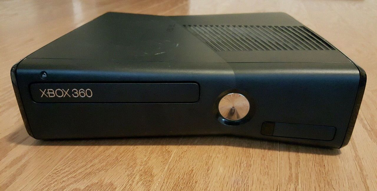 Xbox 360 slim 500gb прошитый freeboot +83 игр