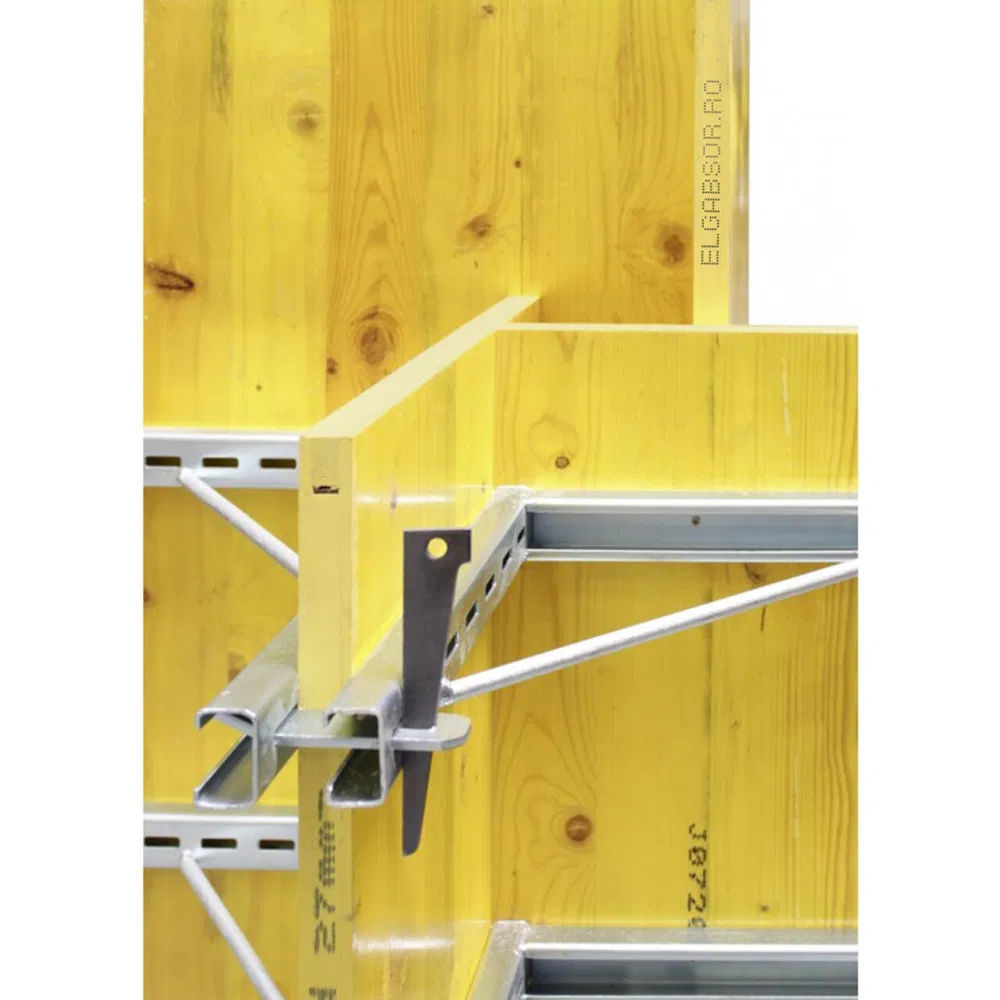 Cofraj rapid cu panouri tristrat (tip Doka) si accesorii (distantiere, bride,bastaone, montanti) foto 5