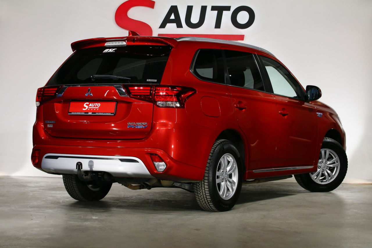 Mitsubishi Outlander фото 12